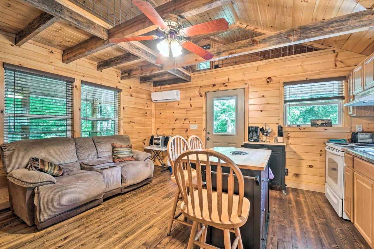 Peaceful Decatur Cabin With Grill And Fire Pit! Exterior foto